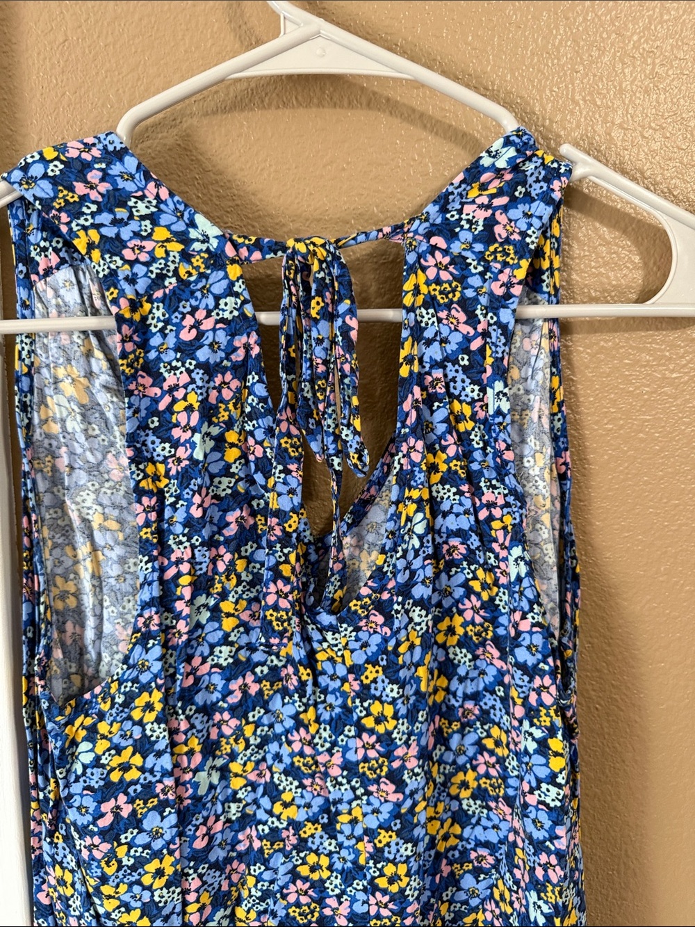 🥳 7/$10!! GAP Floral Tie-Back Halter Dress - Blue Multi - Picture 3 of 4